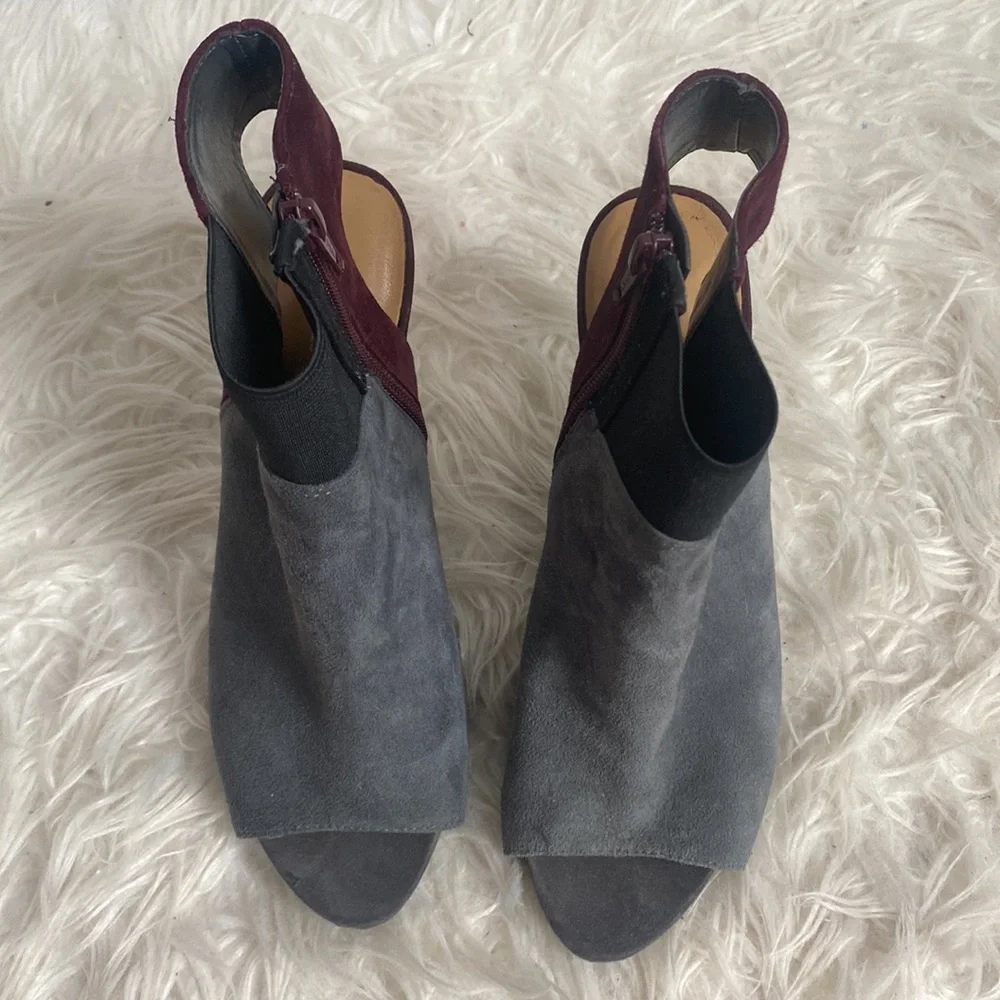NINE WEST GONE GIRL SUEDE OPEN TOE HEELS